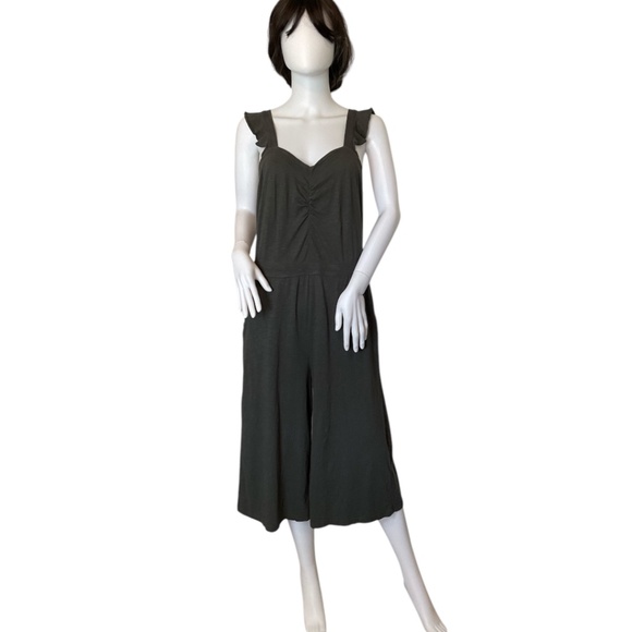 Susina Cropped Jumpsuit - Picture 1 of 8